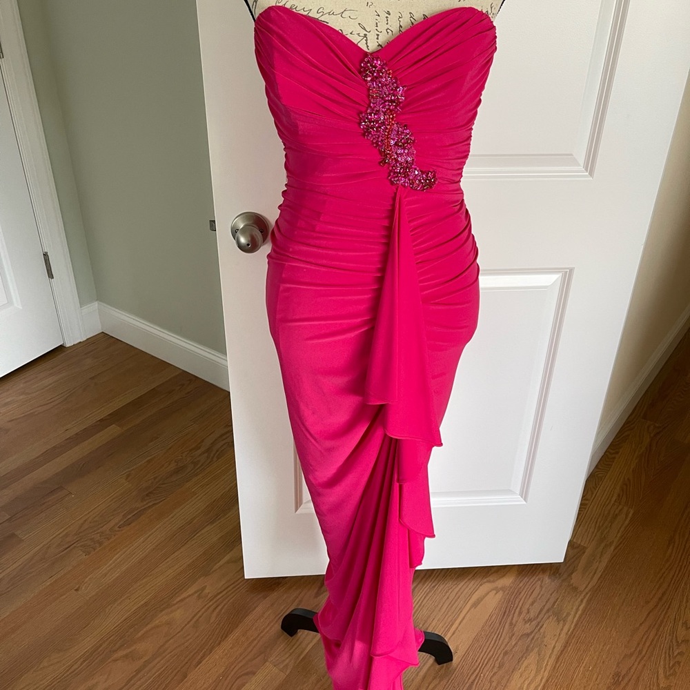 Badgkey Mischa gown, fuschsia, ruffles, sequins strapless, size 4 - Picture 1 of 7